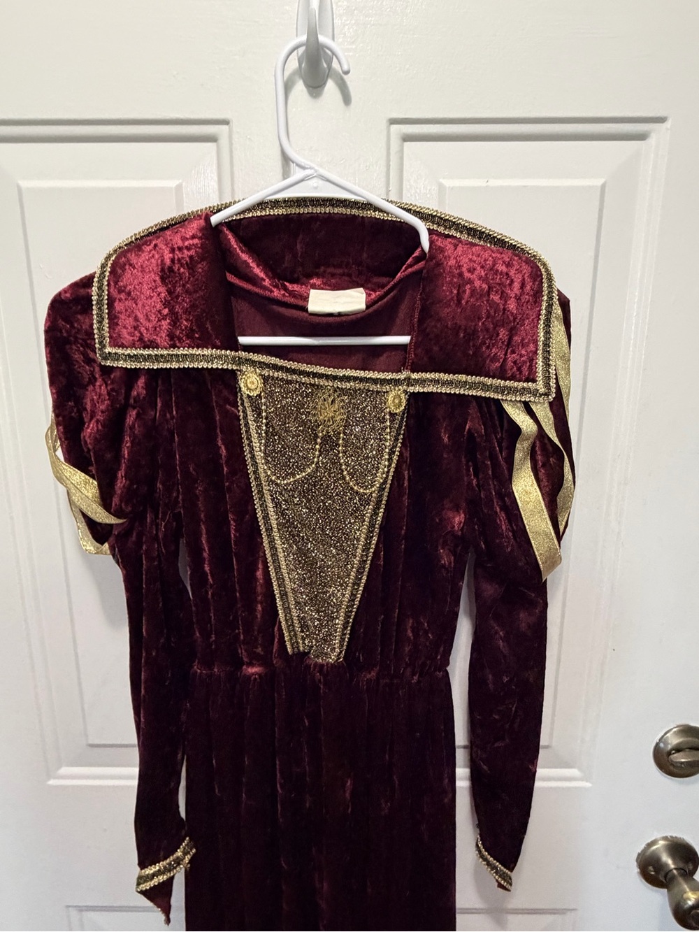 Maroon & Gold Tudor / Medieval Gown - Picture 3 of 5